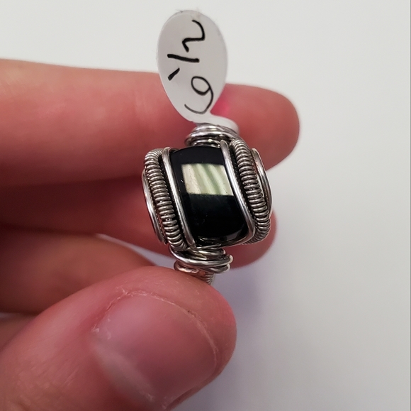 "Gray scale" Mystery Stone Handmade Wire Wrap Ring Size 6.5 - Picture 5 of 7